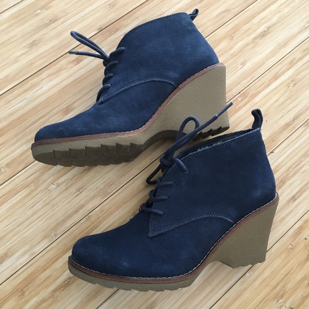 Sonoma Blue Wedges